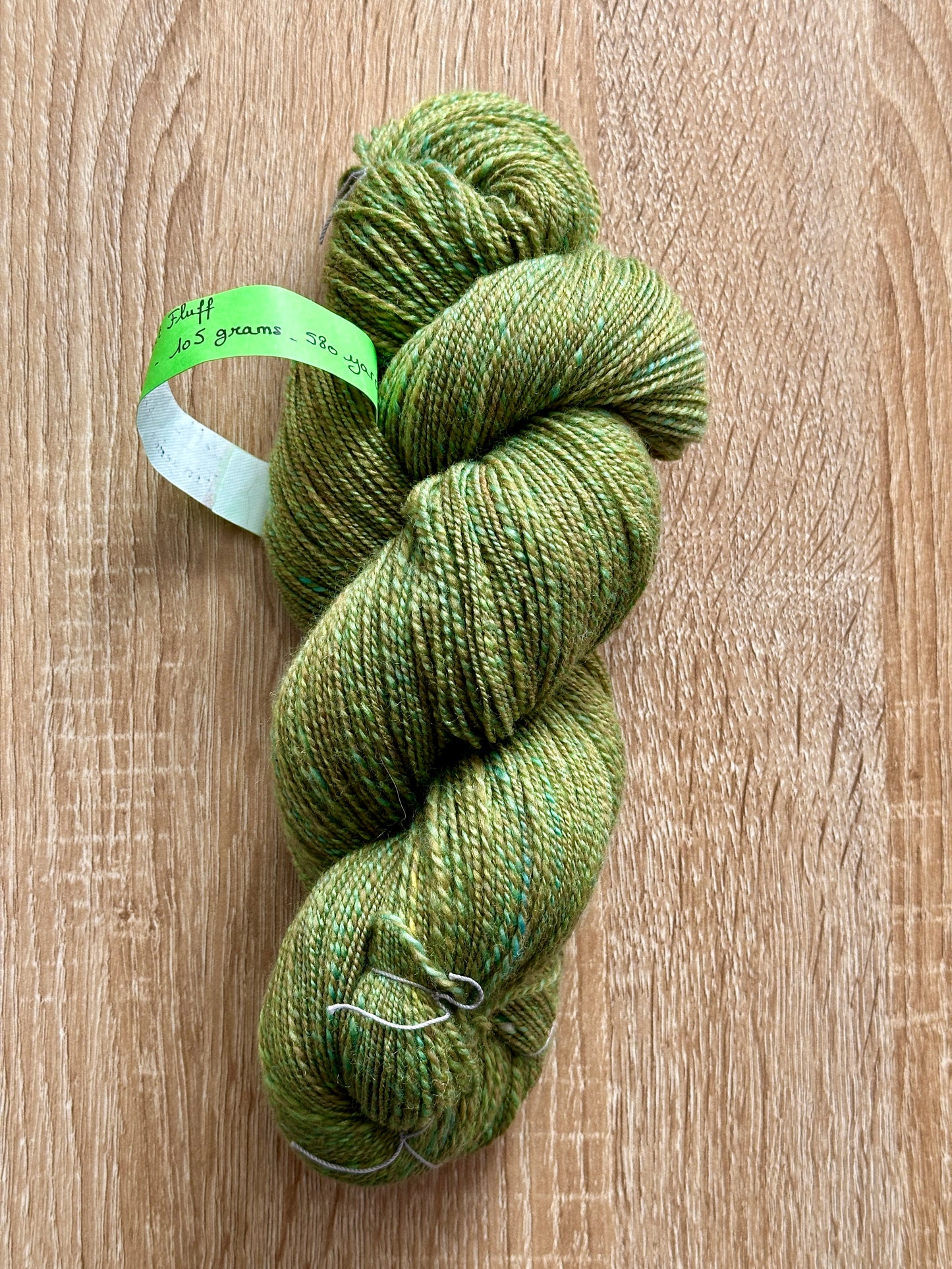 Green specks handspun yarn 580 yards